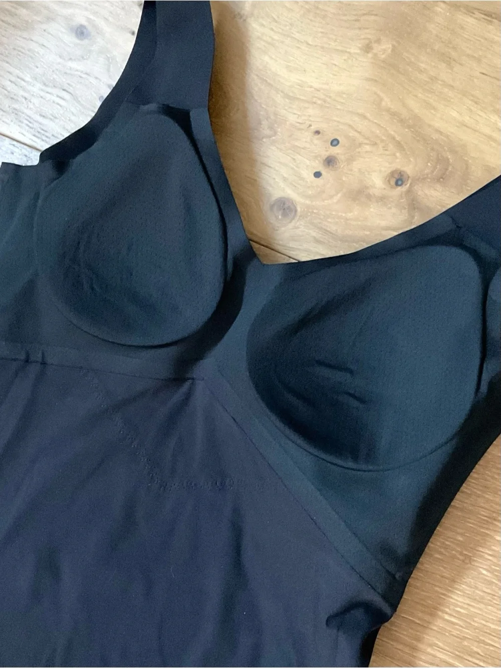 NWOT Honeylove LiftWear Smoothing Tank Built-In Bra Shapewear Black Snatched M